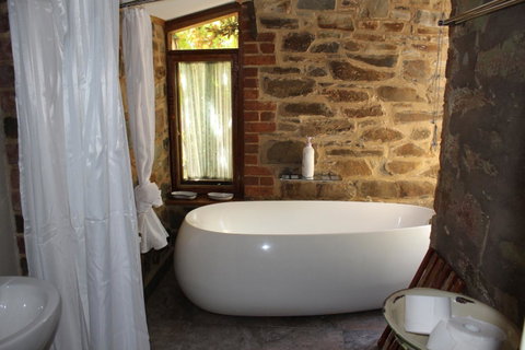Hillside Cottage - Melbourne Tourism 6