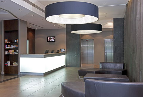 Mantra Hindmarsh Square - Melbourne Tourism 8