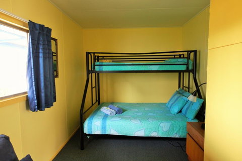 Baudin Beach Apartments - Melbourne Tourism 6