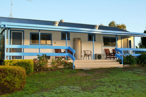 Baudin Beach Apartments - Melbourne Tourism 3