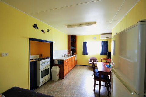Baudin Beach Apartments - Melbourne Tourism 8