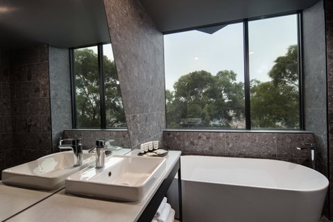 Marion Hotel - Melbourne Tourism 44