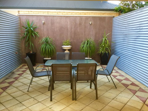 Superb Townhouse In North Adelaide - Melbourne Tourism 21