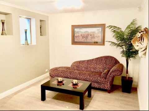 Superb Townhouse In North Adelaide - Melbourne Tourism 8