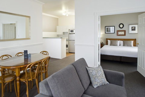 Majestic Old Lion Apartments - Melbourne Tourism 7