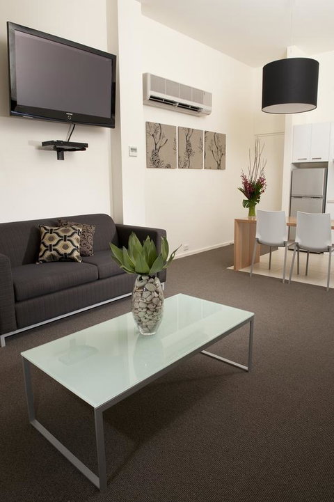 Majestic Old Lion Apartments - Melbourne Tourism 1