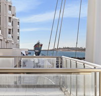Glenelg Seaside Apartment - Melbourne Tourism