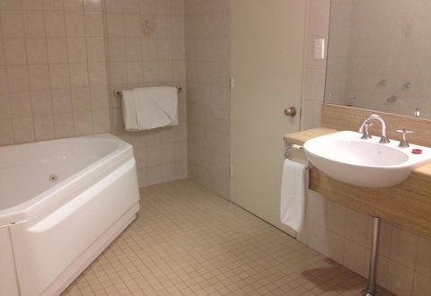 Comfort Hotel Adelaide Meridien - Melbourne Tourism 13