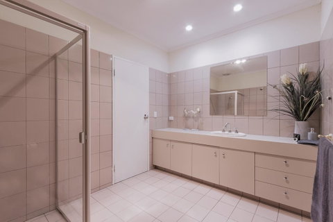 Adelaide Style Accommodation-Close To City-North Adelaide-3 Bdrm- FREE Parking - Melbourne Tourism 31