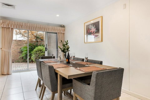 Adelaide Style Accommodation-Close To City-North Adelaide-3 Bdrm- FREE Parking - Melbourne Tourism 4