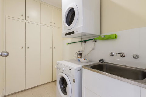 Adelaide Style Accommodation-Close To City-North Adelaide-3 Bdrm- FREE Parking - Melbourne Tourism 32