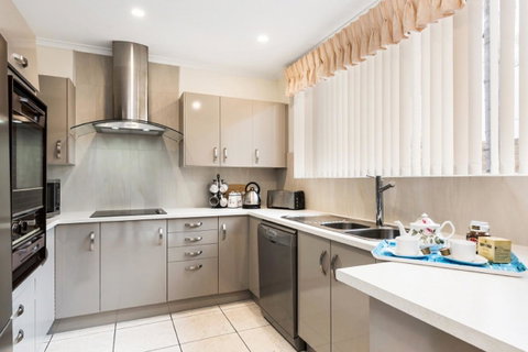 Adelaide Style Accommodation-Close To City-North Adelaide-3 Bdrm- FREE Parking - Melbourne Tourism 6