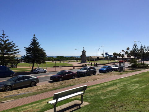 Adelaide - Semaphore Beach Front - Melbourne Tourism 24