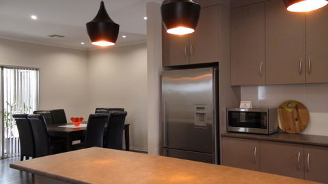 Casavino Luxury Villa - Melbourne Tourism 13