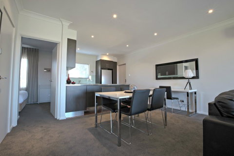 Adelaide DressCircle Apartments - Archer Street - Melbourne Tourism 8