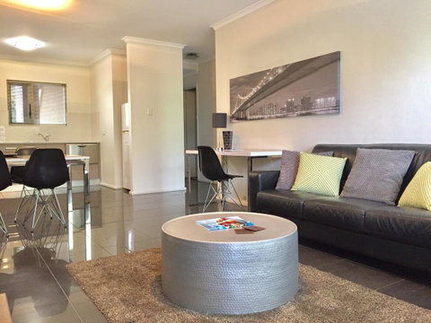 Adelaide DressCircle Apartments - Archer Street - Melbourne Tourism 7