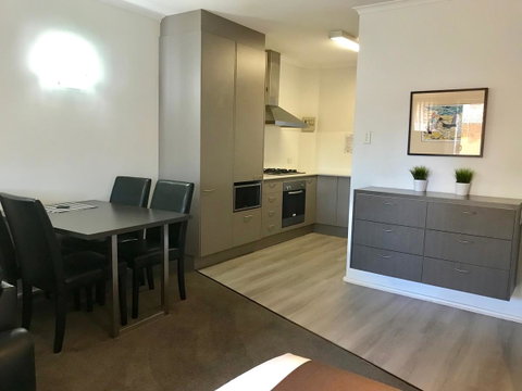 Adelaide DressCircle Apartments - Archer Street - Melbourne Tourism 5