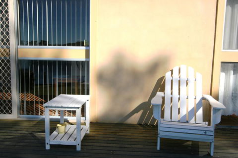 Lake Edge Apartments - Melbourne Tourism 8