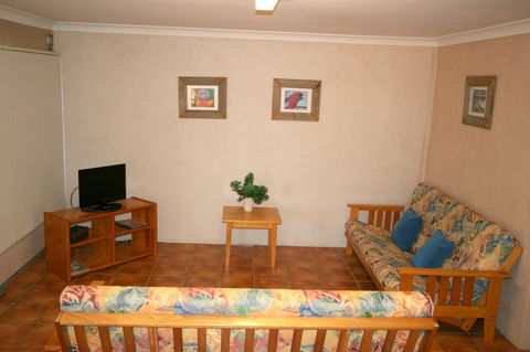 Lake Edge Apartments - Melbourne Tourism 27