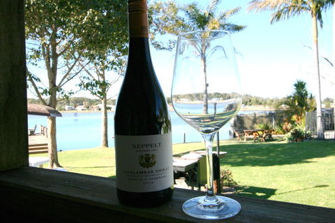 Lake Edge Apartments - Melbourne Tourism 13