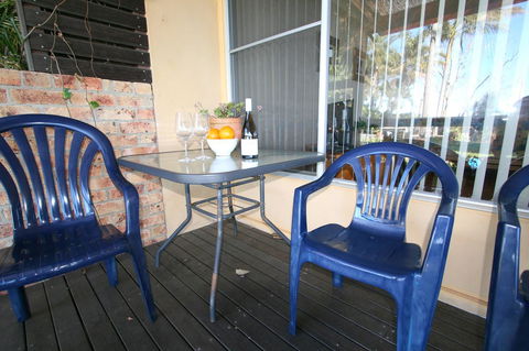 Lake Edge Apartments - Melbourne Tourism 12