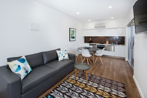 Loxton Courthouse Apartments - Melbourne Tourism 3