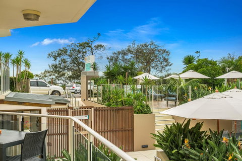 Bayview Beachfront Apartments, In Town Right On The Beach - Melbourne Tourism 13
