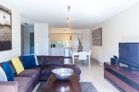 Bayview Beachfront Apartments, In Town Right On The Beach - Melbourne Tourism 43