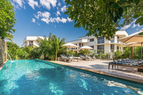 Bayview Beachfront Apartments, In Town Right On The Beach - Melbourne Tourism 1