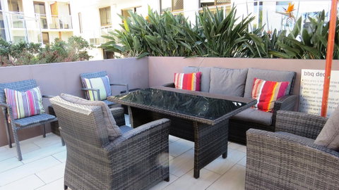 Bayview Beachfront Apartments, In Town Right On The Beach - Melbourne Tourism 24