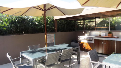 Bayview Beachfront Apartments, In Town Right On The Beach - Melbourne Tourism 23