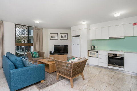 Bayview Beachfront Apartments, In Town Right On The Beach - Melbourne Tourism 40