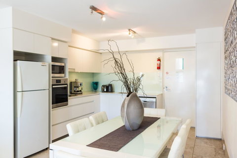 Bayview Beachfront Apartments, In Town Right On The Beach - Melbourne Tourism 42