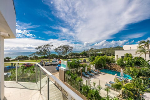 Bayview Beachfront Apartments, In Town Right On The Beach - Melbourne Tourism 10