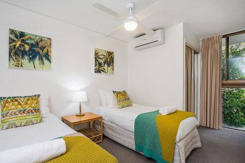 Bayview Beachfront Apartments, In Town Right On The Beach - Melbourne Tourism 34
