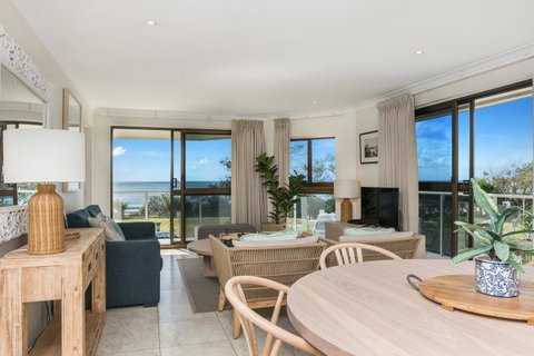 Bayview Beachfront Apartments, In Town Right On The Beach - Melbourne Tourism 30