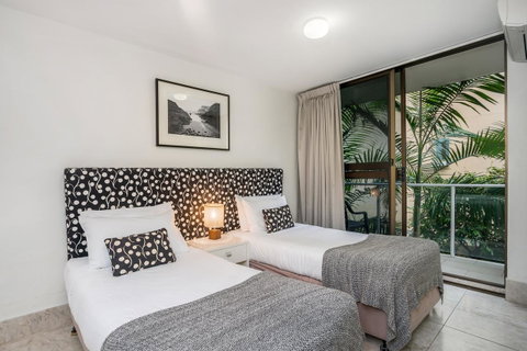 Bayview Beachfront Apartments, In Town Right On The Beach - Melbourne Tourism 39