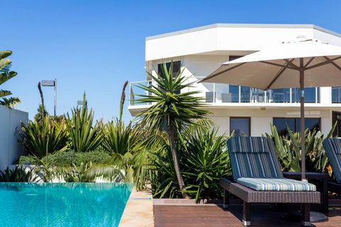 Bayview Beachfront Apartments, In Town Right On The Beach - Melbourne Tourism 17
