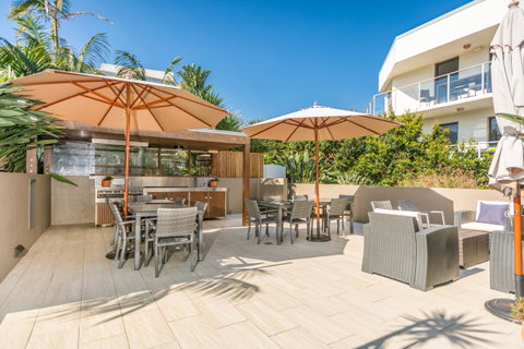 Bayview Beachfront Apartments, In Town Right On The Beach - Melbourne Tourism 9