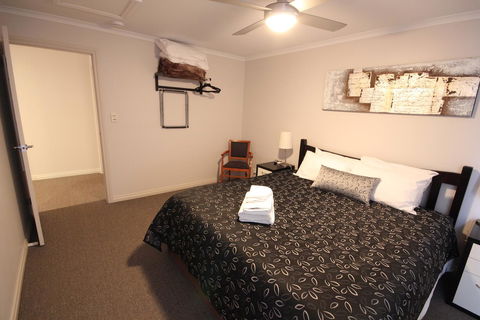 Port Vincent Motel & Apartments - Melbourne Tourism 1