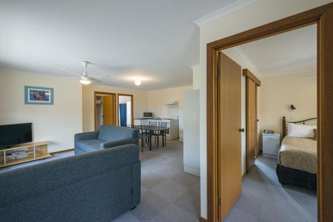 Port Vincent Motel & Apartments - Melbourne Tourism 17