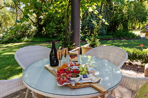 Adelaide Hills Retreats - Melbourne Tourism 14