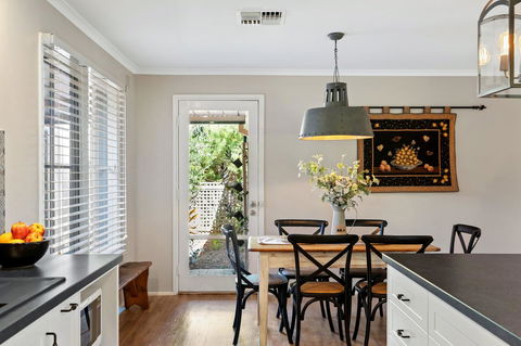 Adelaide Hills Retreats - Melbourne Tourism 8