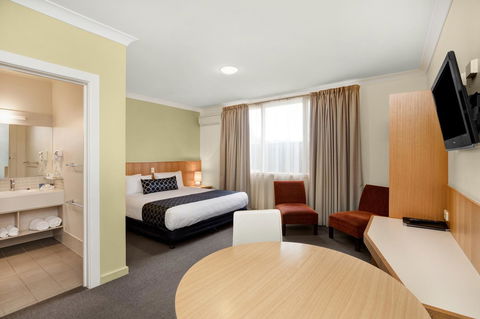 Adelaide Road Motor Lodge - Melbourne Tourism 13