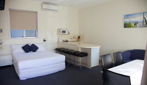 Guichen Bay Motel - Melbourne Tourism 40