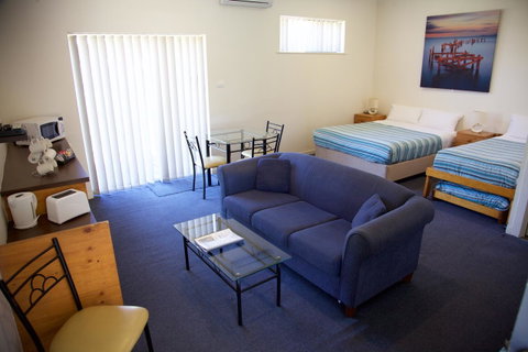 Guichen Bay Motel - Melbourne Tourism 44