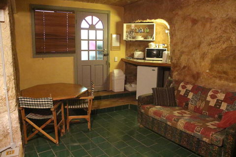 The Underground Motel - Melbourne Tourism 1