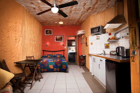 The Underground Motel - Melbourne Tourism 19