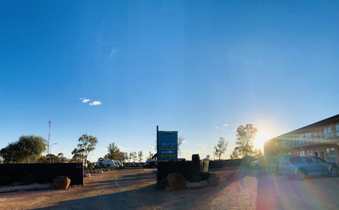 Opal Inn Hotel, Motel, Caravan Park - Melbourne Tourism 43