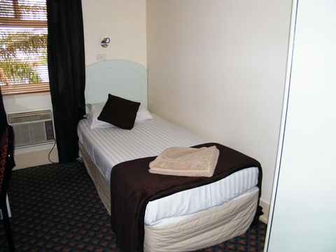 Grand Tasman Hotel - Melbourne Tourism 22